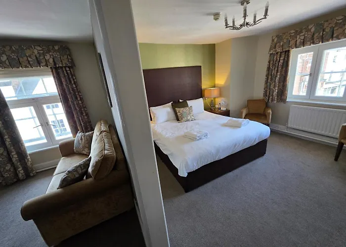 The Royal Oak Hotel, Welshpool - The Coaching Inn Group