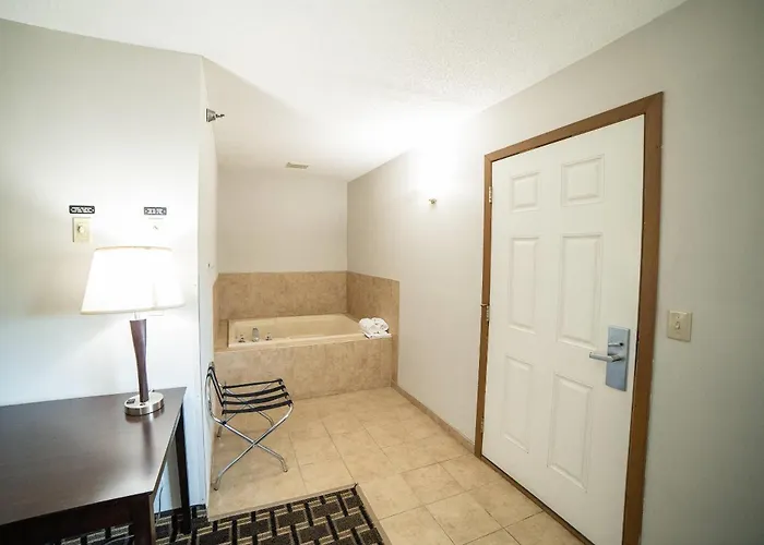 Quality Inn & Suites Watertown Near Prairie Lakes Ice Arena