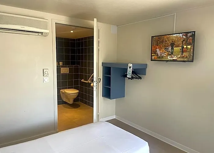 Kyriad Direct Montpellier Saint Jean De Vedas - La Peyriere