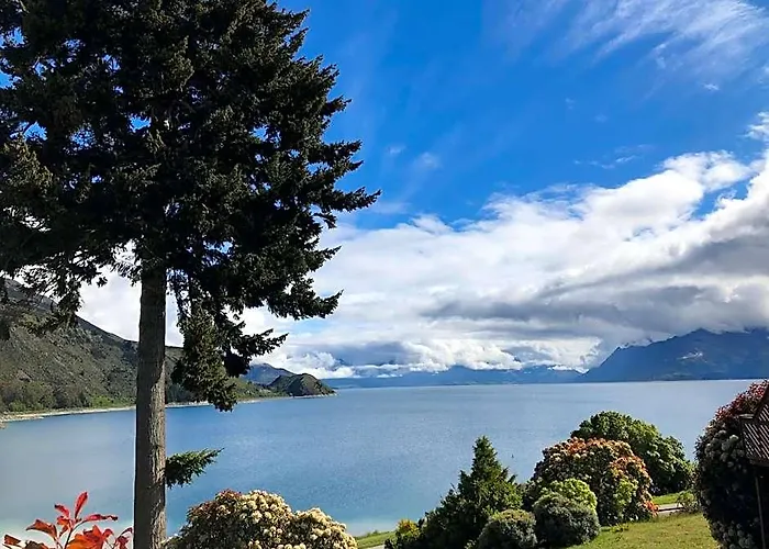 Hawea Hotel