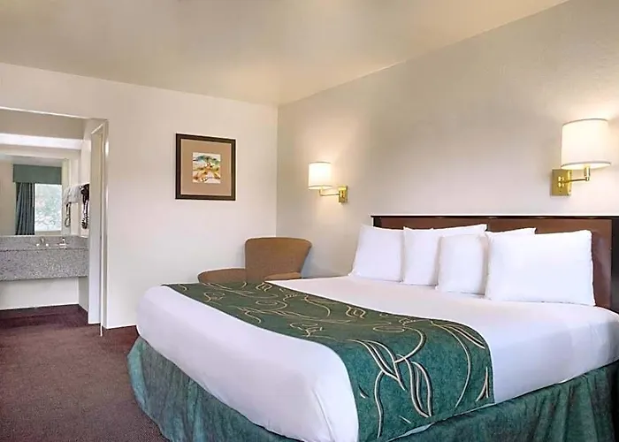 Travelodge By Wyndham Winslow