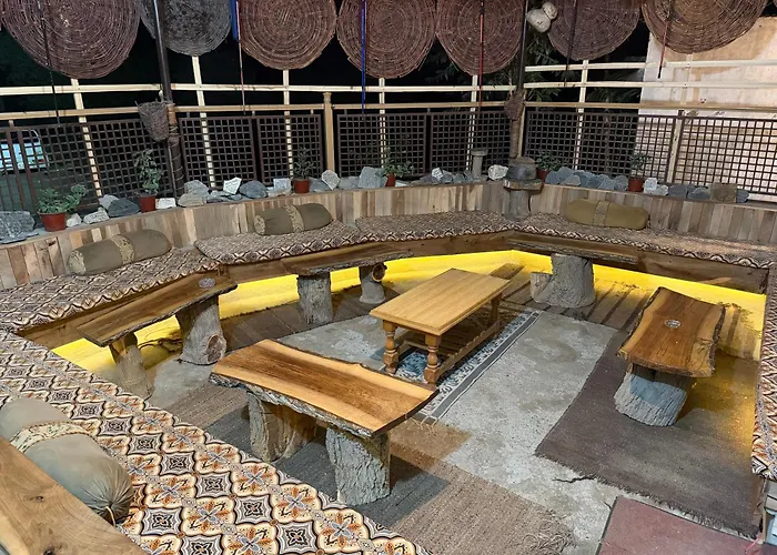 Manokur - E- Basa Hotel