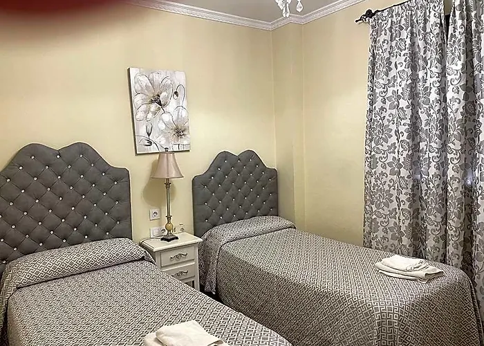 Hostal Flor De Lis -Lojo