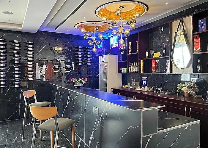 Escape To Hvillage,