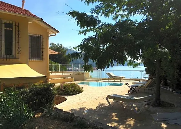 Villa With Private Beach - Villa Lou Cade