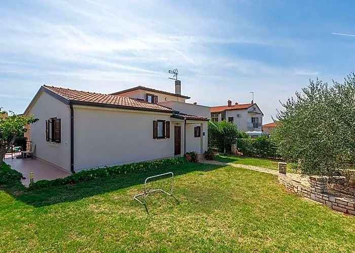 Villa Lucas Comfortable Holiday Residence