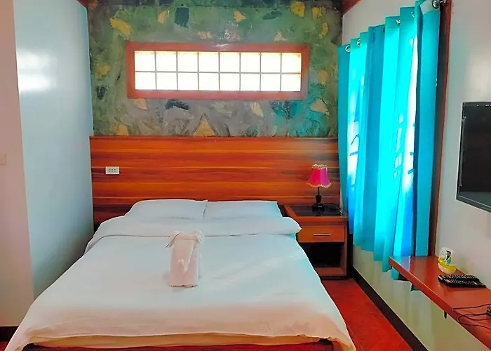 Hidden Coral Beach Club & Resort