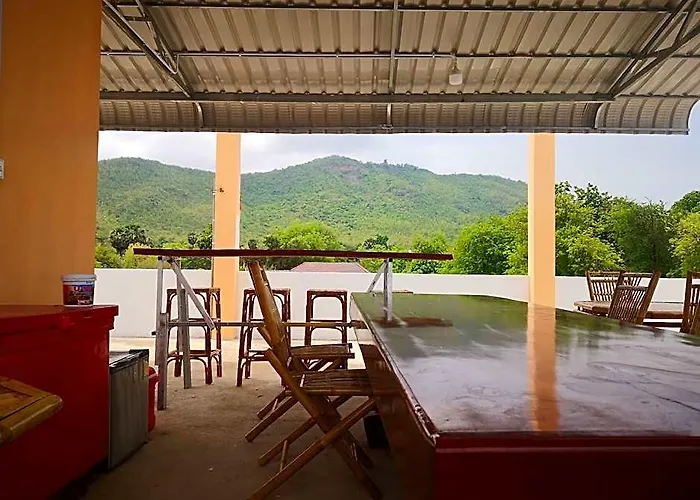 Village Pottery Garden Villa