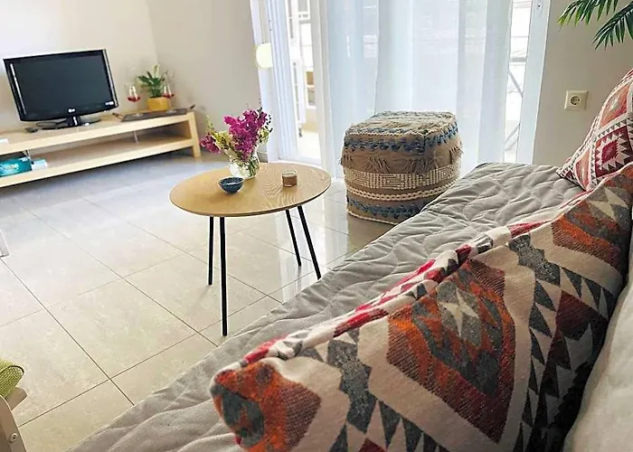 Cozy Nest - 2Min To Beach, 6Min Walk To Old Town