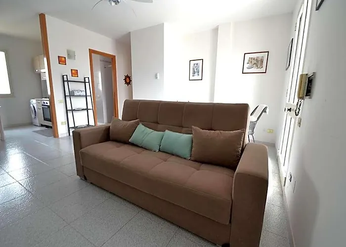 Charming Holiday Home Near The Beach With A Terrace Parking Available, Pets