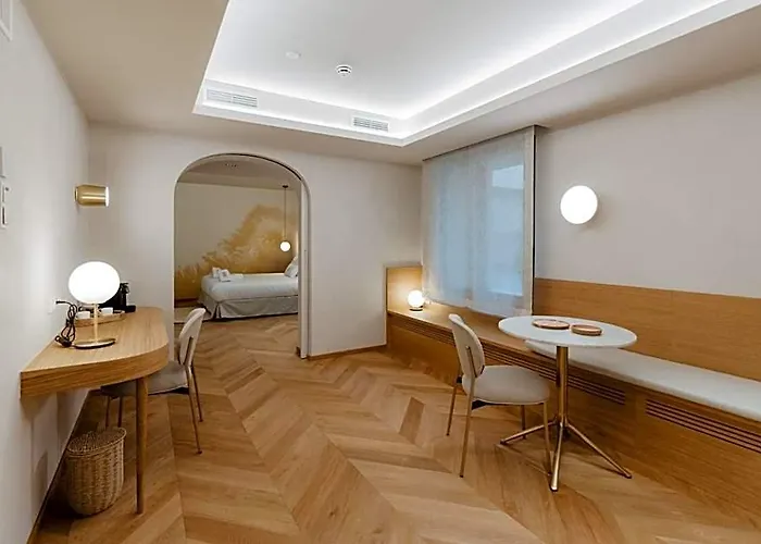 Hotel Petit Luxe