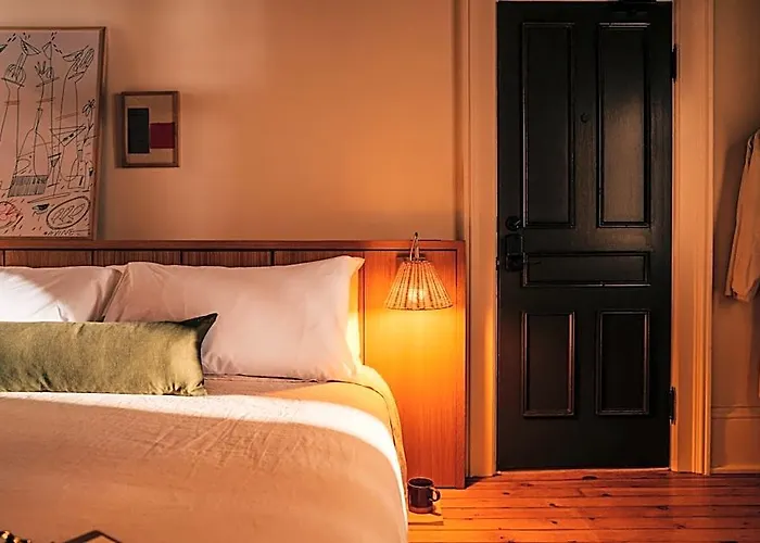 Somewhere Inn Collingwood Boutique Hotel