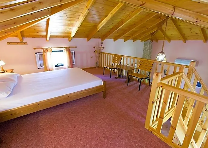 Foufas Houses