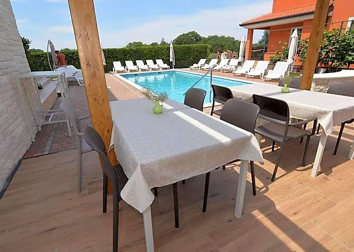 Hotel Natura Vilanija