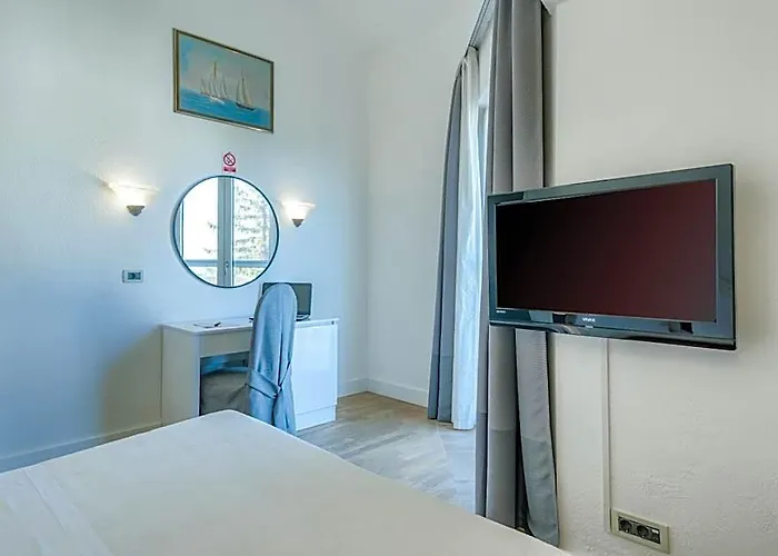 Hotel Riva Kastela With Swimming Pool
