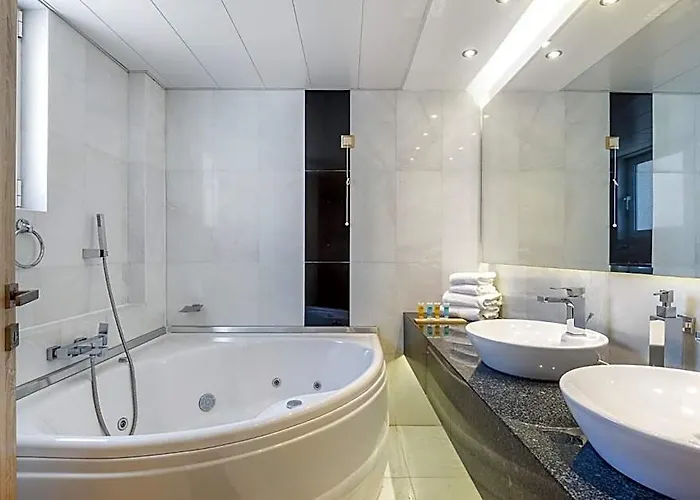 Oasis Hotel Apartments