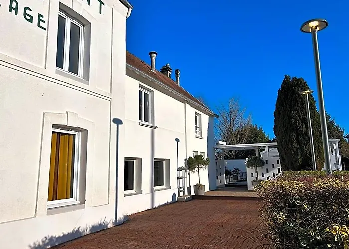 Logis Hotel & Restaurant Le Vert Bocage