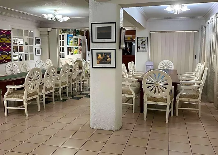 Luljettas Place Garden Suites