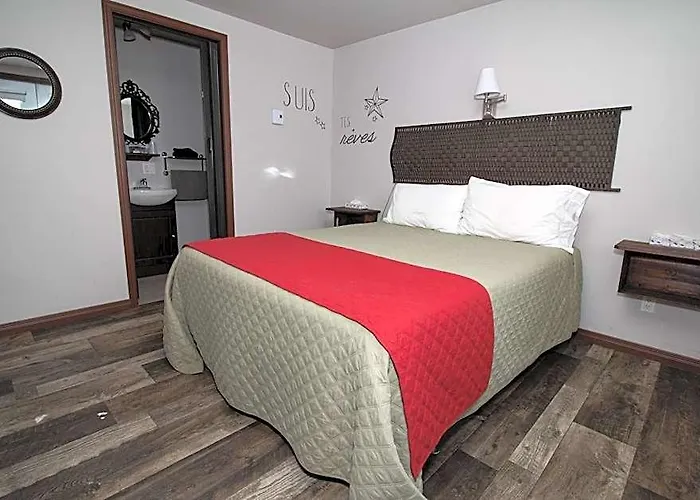 Motel Au Bord De L'Eau