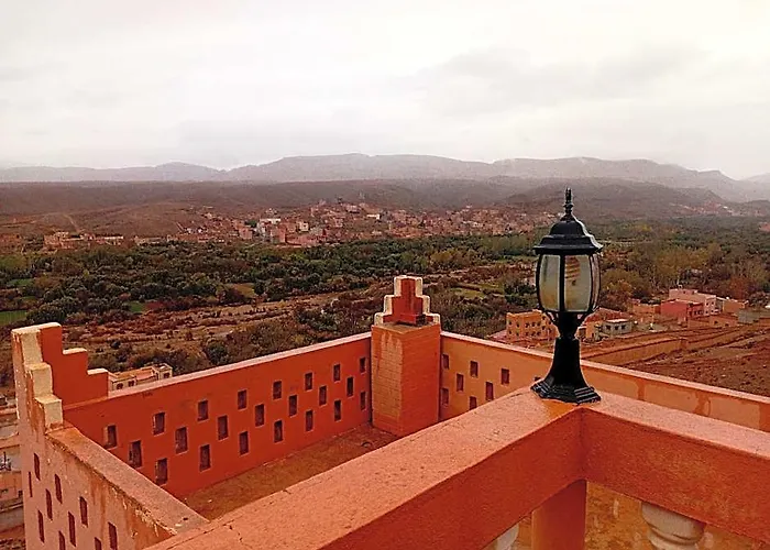 Hotel Almanader
