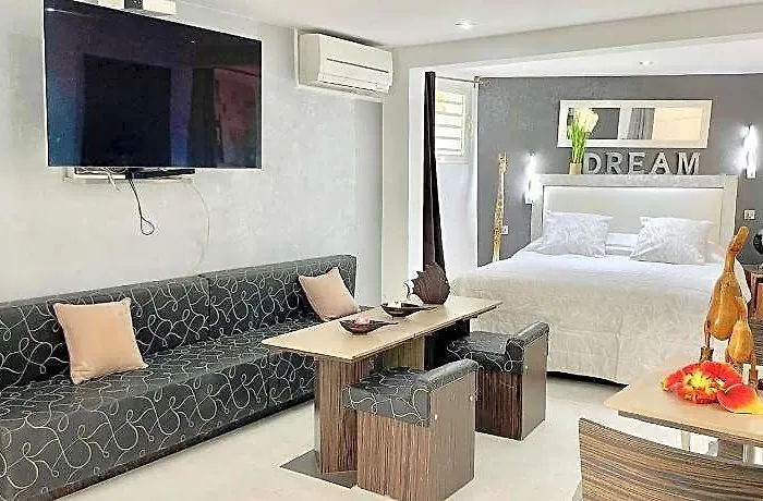 Residence Adam And Eve