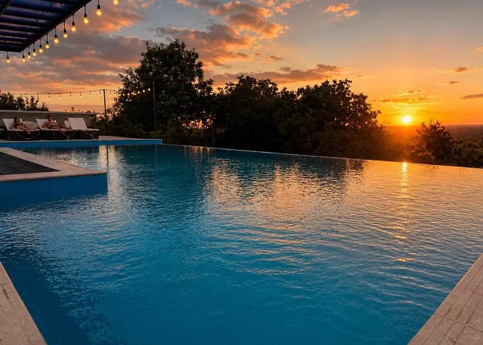 Villaggio Mirzaani Resort