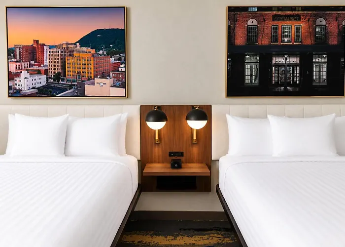 La Quinta Inn & Suites By Wyndham Roanoke Hollins/I-81