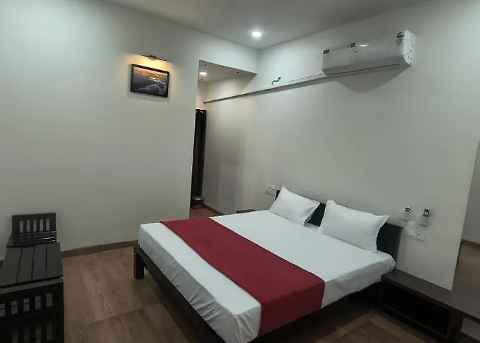 Hills Inn Lodge