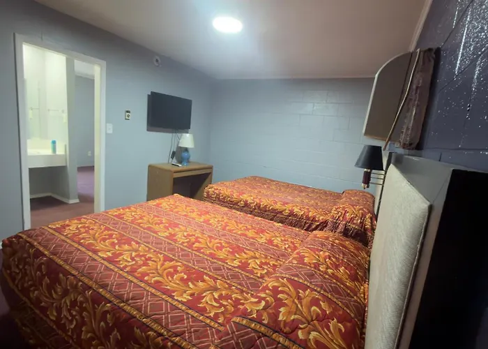 Ada Inn & Suites