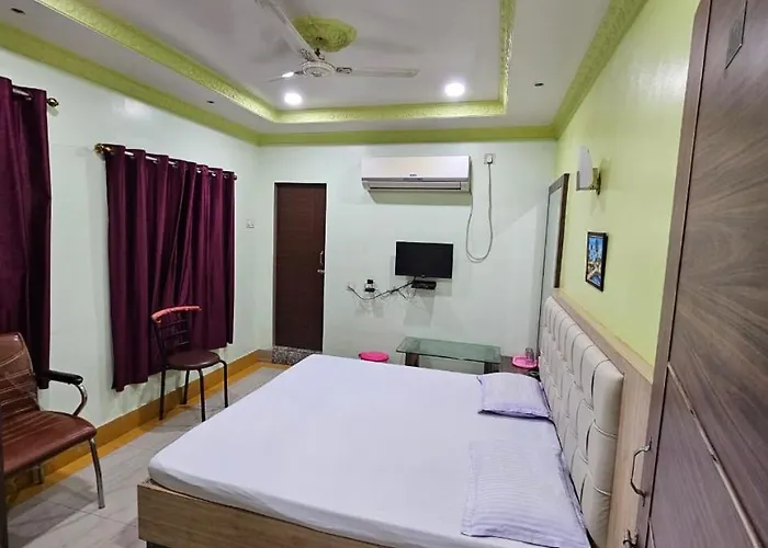 Arya Palace