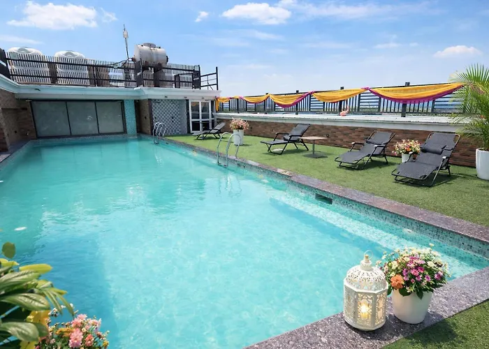 Palmdale Hotel & Resort