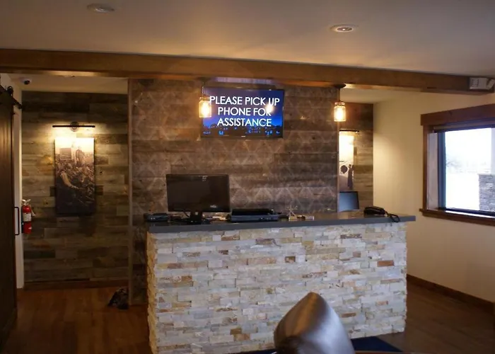 Boarders Inn & Suites By Cobblestone Hotels - Syracuse
