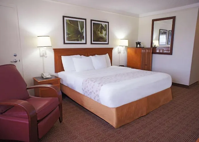 La Quinta Inn & Suites By Wyndham Coral Springs Univ Dr