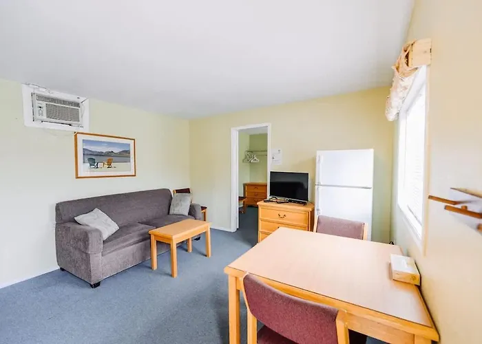 1 Bedroom Suite 6 At The Green Gables Resort