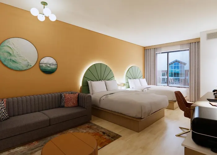 Green Grove Hotel