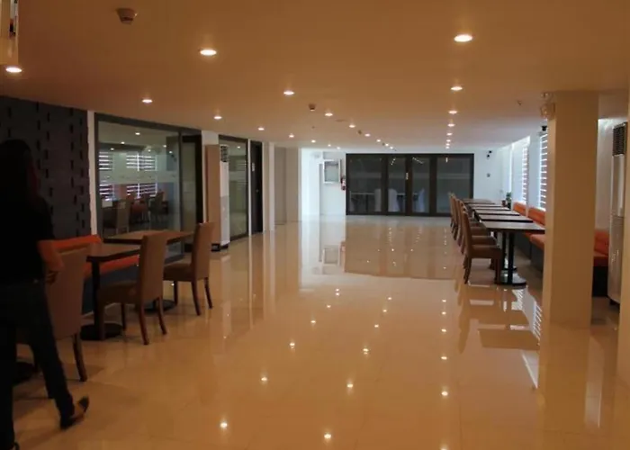Top Star Hotel