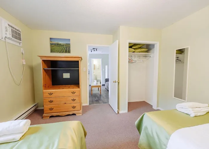 Suite 12 Green Gables Resort Lake View Retreat