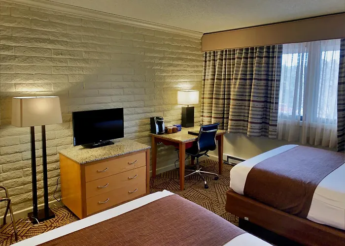 Thunderbird Lodge - Inside The Park