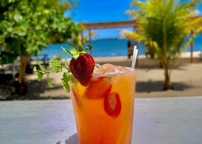 North Beach Club, Trujillo, Honduras