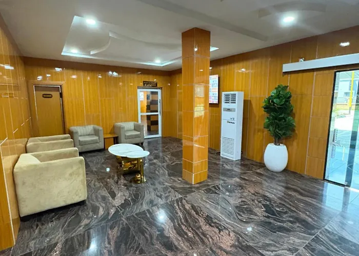 Goldstep Hotel Okpaka