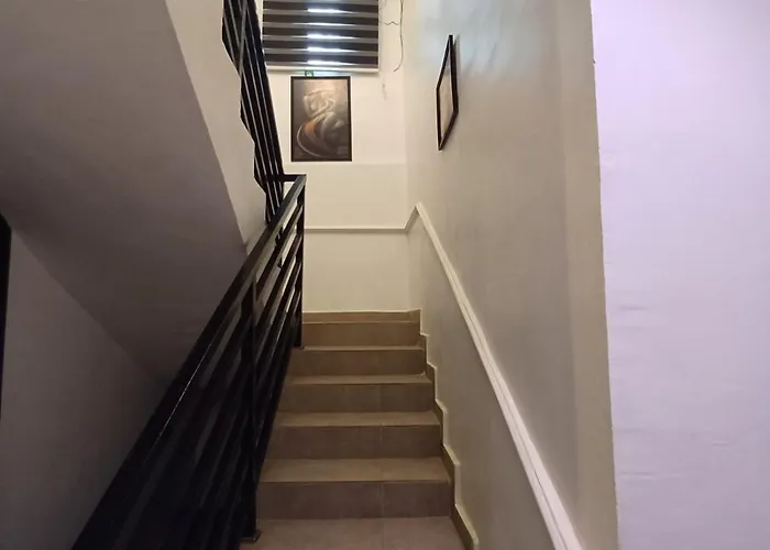 Lakabana Edge Hotel And Suites
