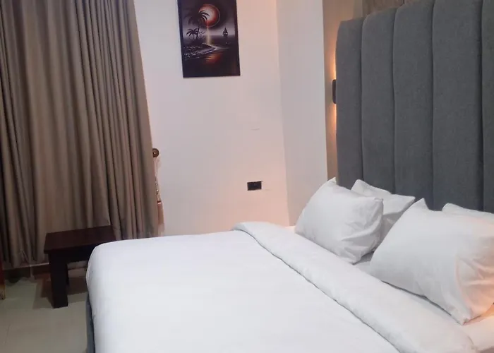 Royal Vantage Hotel