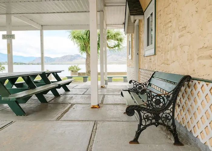 Suite 11 Green Gables Resort Lake View Retreat