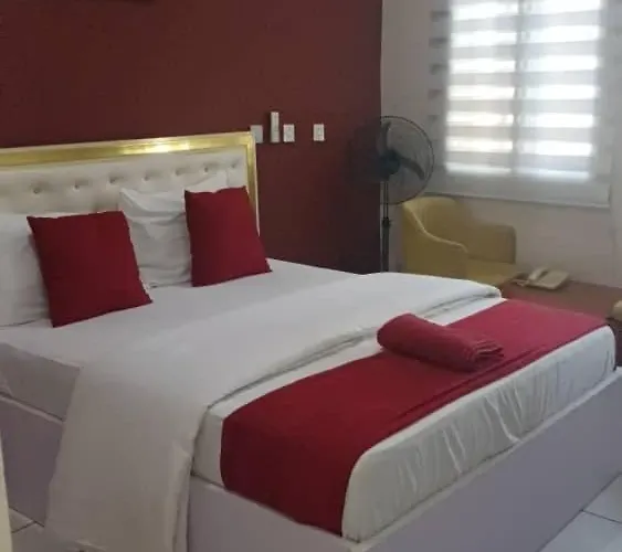 House IX Hotel And Service Apartment