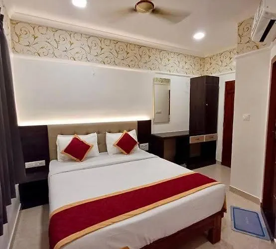 Hotel Town Palace