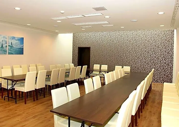 Ezusthid Hotel