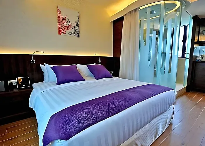 The Bauhinia Hotel - Tsim Sha Tsui