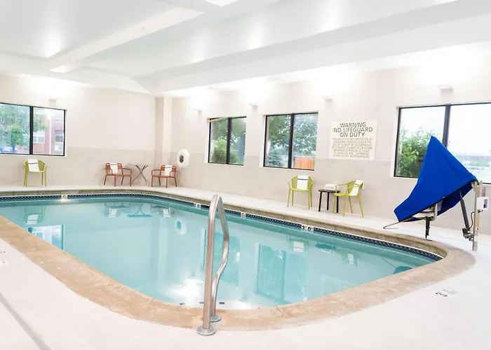 Hampton Inn & Suites Addison