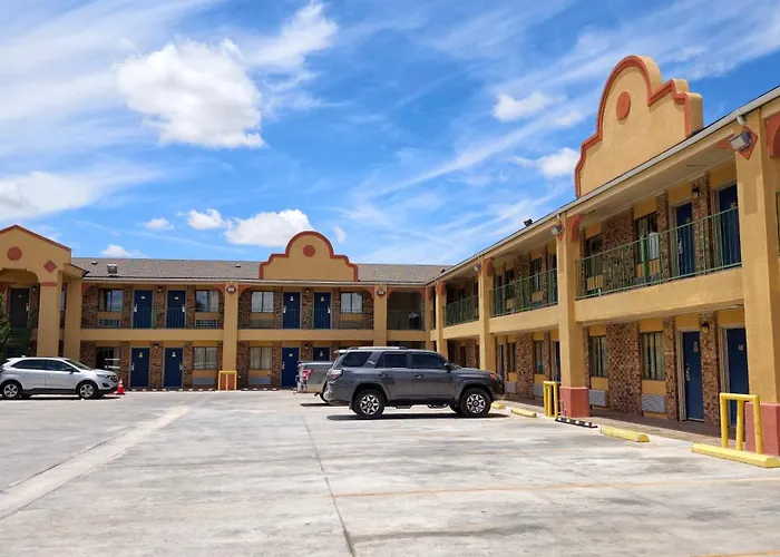 Delux Inn