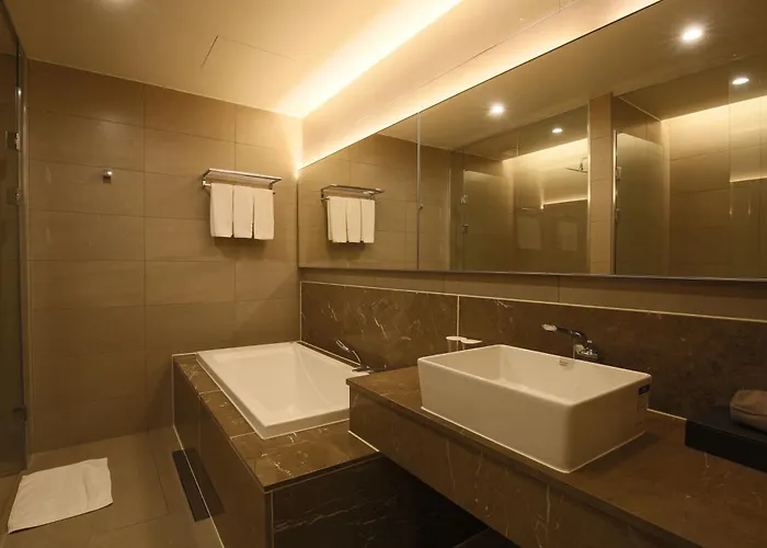 Hotel East9